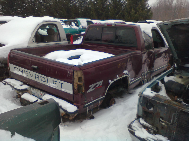 (The donor: note the tailgate handle frozen in the open position)